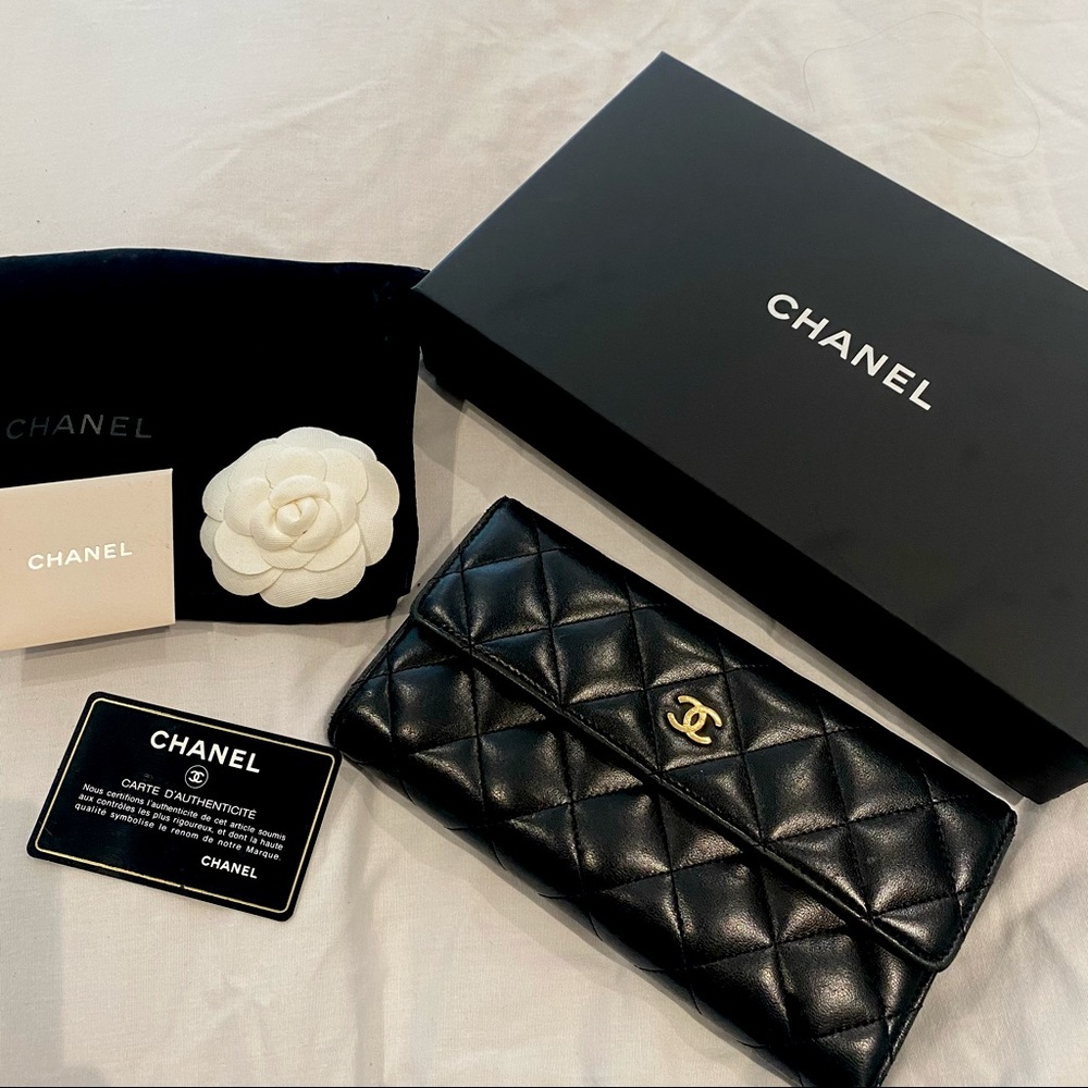 Chanel Caviar Flip Back Wallet (Large)
